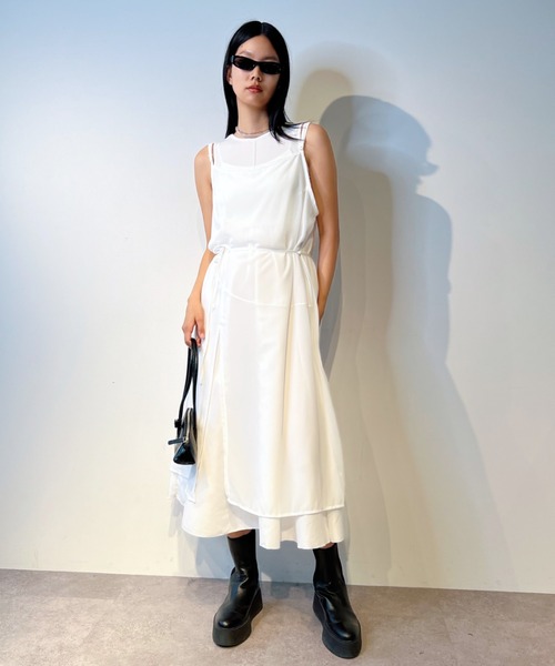 Solace(ソレイス)の「タンクギャザーワンピース(ワンピース・レディース・ホワイト/ブラック・FREE)」の4枚目の写真