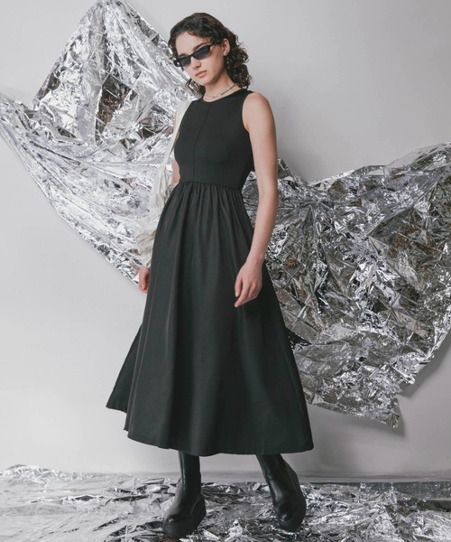 Solace(ソレイス)の「タンクギャザーワンピース(ワンピース・レディース・ホワイト/ブラック・FREE)」の14枚目の写真