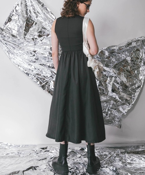 Solace(ソレイス)の「タンクギャザーワンピース(ワンピース・レディース・ホワイト/ブラック・FREE)」の17枚目の写真