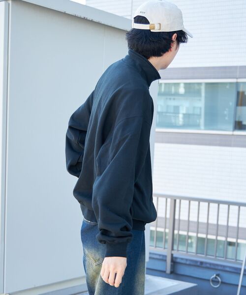 BEN DAVIS（ベンデイビス）の「【BEN DAVIS（ベンデイビス）】HEAVY SWEAT HALF ZIP / 刺繍 オーバーサイズ ワンポイント シンプル ヘビーウエイト 裏起毛（スウェット・メンズ・ブラウン/オフホワイト/アッシュグレー/ブラック/ネイビー/ブルーグレー・X-LARGE/LARGE/MEDIUM）」の11枚目の写真