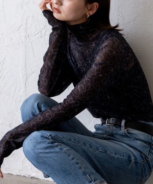 VitaFelice(ヴィータフェリーチェ)の「リボンデザイン ハイネックシアーメッシュトップス(Tシャツ/カットソー・レディース・オフホワイト/グレー/ブラック・FREE)」の5枚目の写真