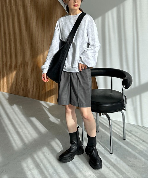 feepur（フェピュール）の「ベーシックカラースウェット（スウェット・レディース・杢グレー/ピンク/オートミール/イエロー/ブラック/レッド/ブラウン・MEDIUM）」の18枚目の写真