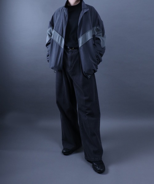 ANPAS(アンパス)の「Nylon Fabric V-Line Color Switching Military Track Jacket/Vライン 配色切替 ミリタリー トラックジャケット ナイロンジャケット(ナイロンジャケット・メンズ・チャコール/カーキ・L/M)」の3枚目の写真