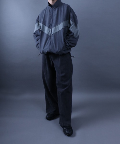 ANPAS(アンパス)の「Nylon Fabric V-Line Color Switching Military Track Jacket/Vライン 配色切替 ミリタリー トラックジャケット ナイロンジャケット(ナイロンジャケット・メンズ・チャコール/カーキ・L/M)」の9枚目の写真