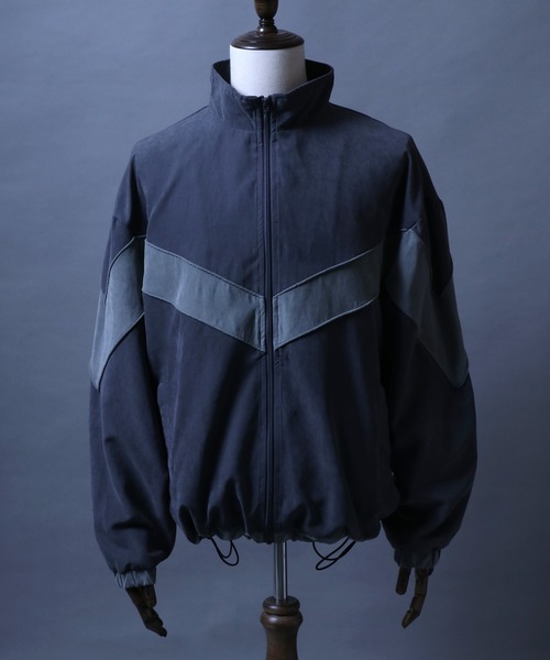 ANPAS(アンパス)の「Nylon Fabric V-Line Color Switching Military Track Jacket/Vライン 配色切替 ミリタリー トラックジャケット ナイロンジャケット(ナイロンジャケット・メンズ・チャコール/カーキ・L/M)」の11枚目の写真