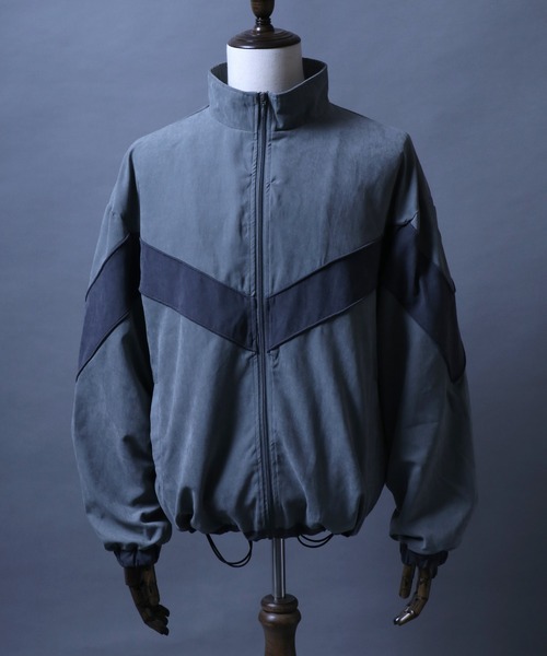 ANPAS(アンパス)の「Nylon Fabric V-Line Color Switching Military Track Jacket/Vライン 配色切替 ミリタリー トラックジャケット ナイロンジャケット(ナイロンジャケット・メンズ・チャコール/カーキ・L/M)」の12枚目の写真