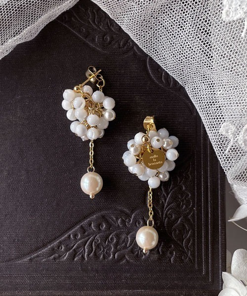 マザーオブパール×クリスタル ラウンジカービングピアス マザーオブパール×クリスタル ラウンジカービングピアス