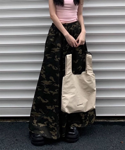 i-dare(アイディア)の「【i-dare】カモフラ柄 ロング スカート(スカート・レディース・グリーン・SMALL/MEDIUM/LARGE)」の2枚目の写真
