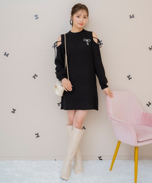 WILLSELECTION（ウィルセレクション）の「オープンショルダーリブニットワンピース（ワンピース・レディース・ブラック/サックスブルー/オフホワイト/ピンク・FREE）」の2枚目の写真