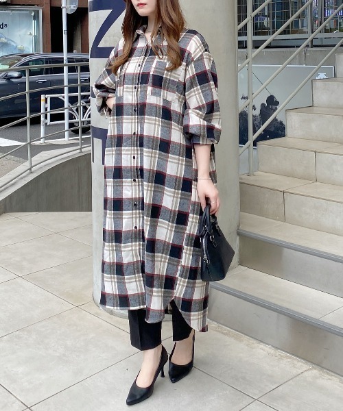 INGNI(イング)の「BackドロストBIGチェック柄シャツワンピース(ワンピース・レディース・ブラック/オフホワイト/ブラウン・M)」の7枚目の写真