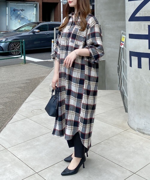 INGNI(イング)の「BackドロストBIGチェック柄シャツワンピース(ワンピース・レディース・ブラック/オフホワイト/ブラウン・M)」の8枚目の写真