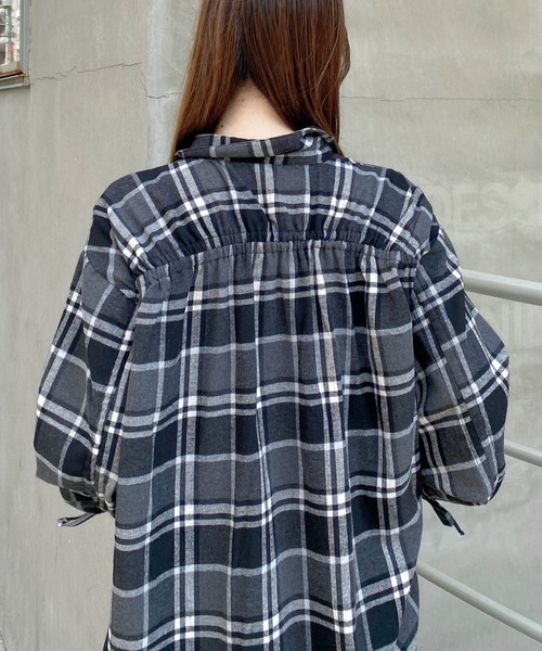 INGNI(イング)の「BackドロストBIGチェック柄シャツワンピース(ワンピース・レディース・ブラック/オフホワイト/ブラウン・M)」の17枚目の写真