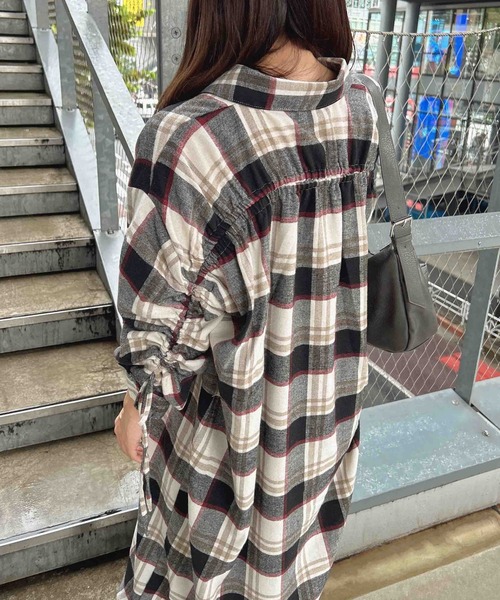 INGNI(イング)の「BackドロストBIGチェック柄シャツワンピース(ワンピース・レディース・ブラック/オフホワイト/ブラウン・M)」の6枚目の写真
