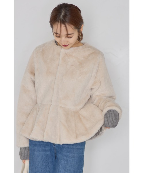 &. NOSTALGIA（アンドドットノスタルジア）の「【ZOZO限定】ペプラムファージャケット（その他アウター・レディース・グレー/アイボリー・M）」の2枚目の写真