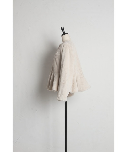 &. NOSTALGIA（アンドドットノスタルジア）の「【ZOZO限定】ペプラムファージャケット（その他アウター・レディース・グレー/アイボリー・M）」の22枚目の写真