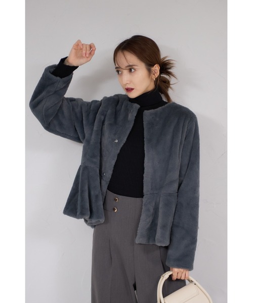 &. NOSTALGIA（アンドドットノスタルジア）の「【ZOZO限定】ペプラムファージャケット（その他アウター・レディース・グレー/アイボリー・M）」の4枚目の写真