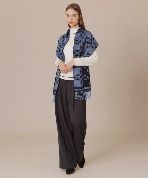 MACKINTOSH LONDON（マッキントッシュ ロンドン）の「【婦人画報掲載】アンドリューカシミヤマフラー（マフラー・レディース・ライトブルー/オフホワイト・FREE）」の4枚目の写真