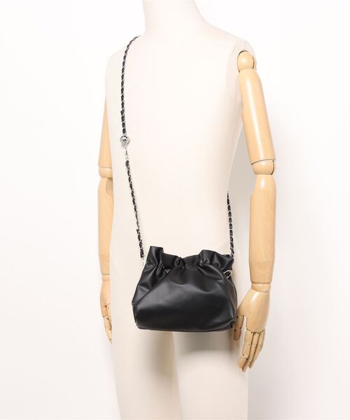 VIBGYOR（ヴィブジョー）の「FReePLACe/巾着デザインチェーンバッグ X12331（ショルダーバッグ・レディース・シルバー/ブラウン/ブラック・FREE）」の13枚目の写真