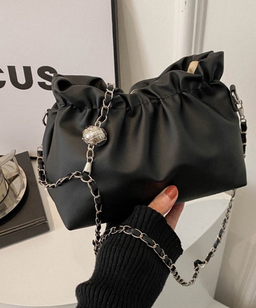 VIBGYOR（ヴィブジョー）の「FReePLACe/巾着デザインチェーンバッグ X12331（ショルダーバッグ・レディース・シルバー/ブラウン/ブラック・FREE）」の5枚目の写真