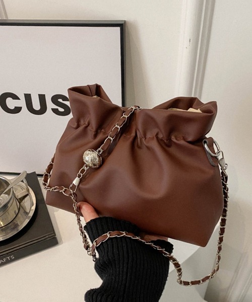 VIBGYOR（ヴィブジョー）の「FReePLACe/巾着デザインチェーンバッグ X12331（ショルダーバッグ・レディース・シルバー/ブラウン/ブラック・FREE）」の9枚目の写真