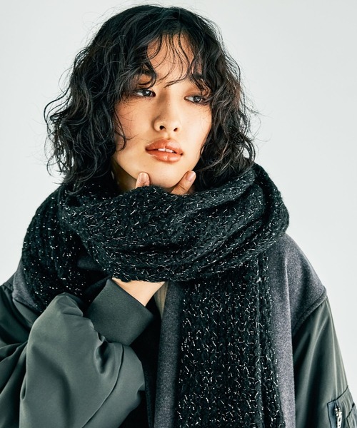 LEPSIM（レプシィム）の「ラメニットストール　152656（ストール/ショール・レディース・ブラック/チャコールグレー・ONE SIZE）」の18枚目の写真