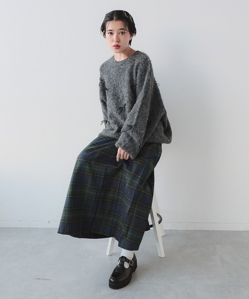 RAGEBLUE（レイジブルー）の「リボンモチーフシャギーニット（ニット/セーター・レディース・ブラウン/グレー・FREE）」の5枚目の写真