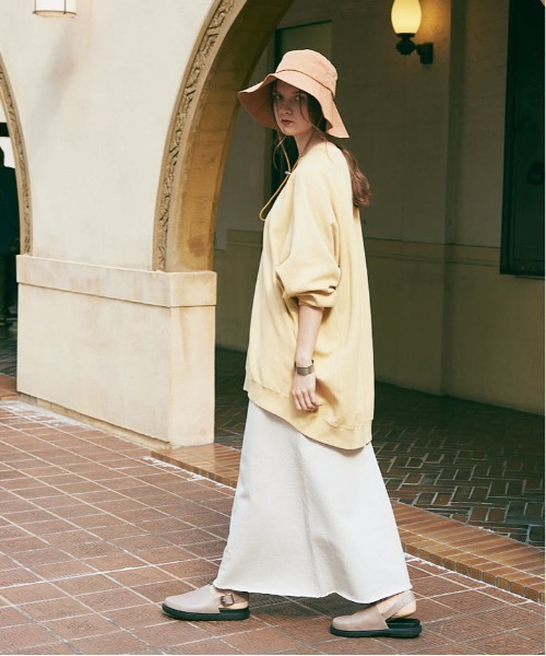 RNA-N(アールエヌエーエヌ)の「E5059 レザークロッグサンダル(サンダル・レディース・グレー/ブラック・SMALL/MEDIUM)」の16枚目の写真