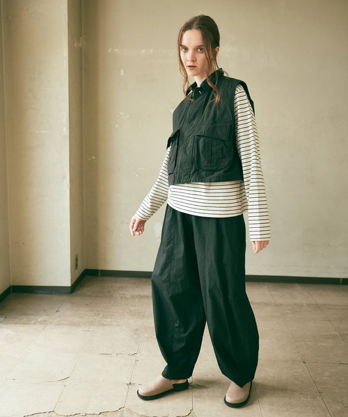 RNA-N(アールエヌエーエヌ)の「E5059 レザークロッグサンダル(サンダル・レディース・グレー/ブラック・SMALL/MEDIUM)」の17枚目の写真