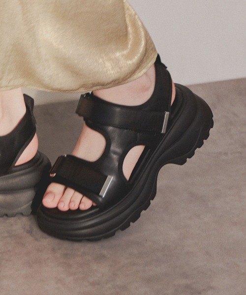 NICAL（ニカル）の「【NICAL】パデットカバードサンダル/554217（サンダル・レディース・シルバー/ブラック・SMALL/LARGE/X-LARGE/MEDIUM）」の10枚目の写真