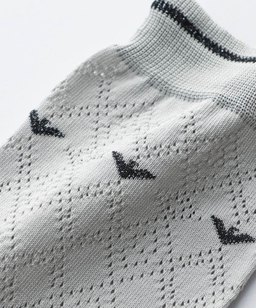EMPORIO ARMANI(エンポリオアルマーニ)の「EMPORIO ARMANI レディース イーグルアイレット クルーソックス 03440109(ソックス/靴下・レディース・ライトグレー/オフホワイト/ダークパープル/ブラック・23-25cm)」の6枚目の写真