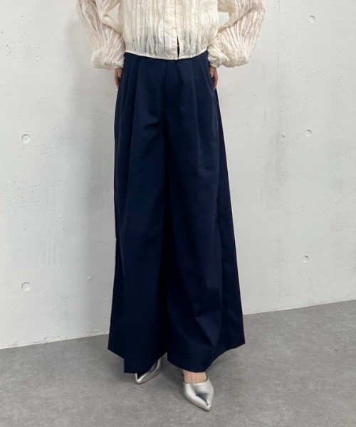 archives（アルシーヴ）の「ワイドタックチノパンツ（チノパンツ・レディース・ネイビー/ベージュ/アイボリー・MEDIUM）」の3枚目の写真