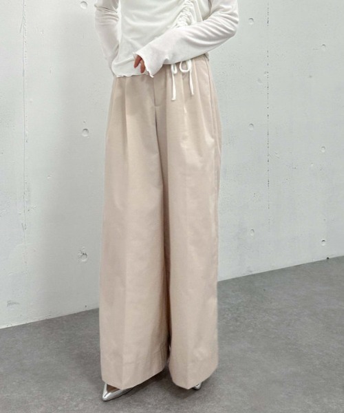 archives（アルシーヴ）の「ワイドタックチノパンツ（チノパンツ・レディース・ネイビー/ベージュ/アイボリー・MEDIUM）」の2枚目の写真