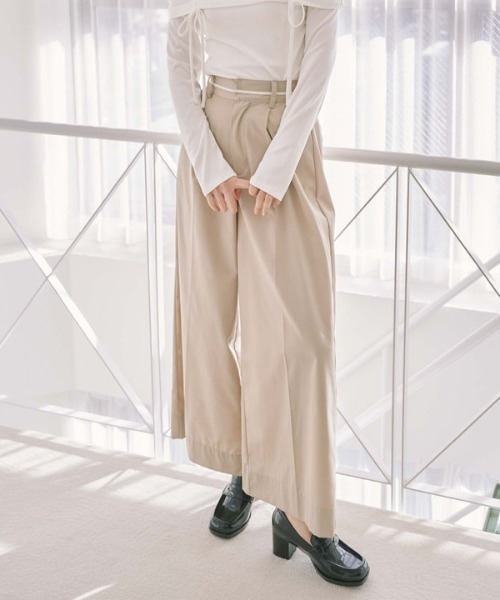 archives（アルシーヴ）の「ワイドタックチノパンツ（チノパンツ・レディース・ネイビー/ベージュ/アイボリー・MEDIUM）」の6枚目の写真