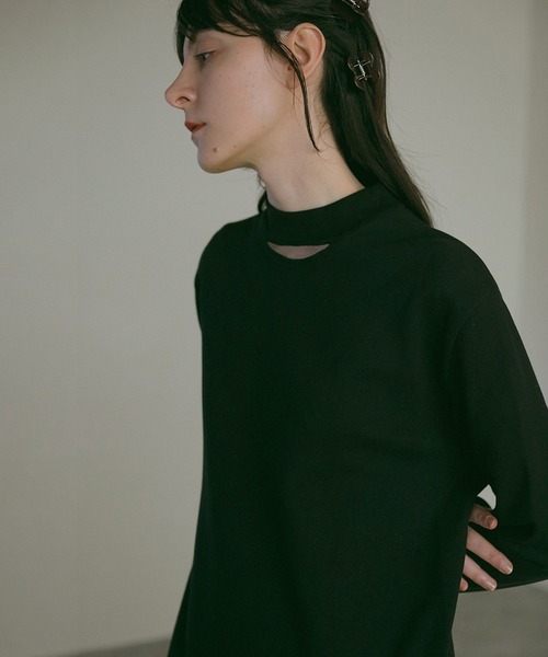 MANOF(マノフ)の「SLASH NECK DRESS(ワンピース・レディース・パープル/ブラック/アイボリー・FREE)」の11枚目の写真
