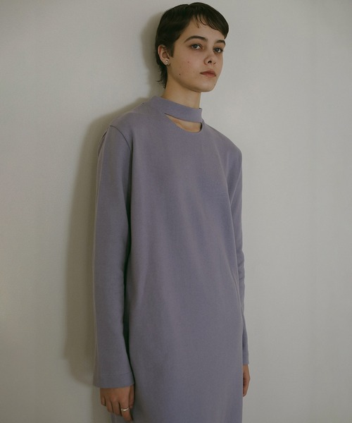 MANOF(マノフ)の「SLASH NECK DRESS(ワンピース・レディース・パープル/ブラック/アイボリー・FREE)」の7枚目の写真