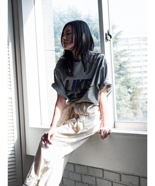 k3&co.(ケイスリーアンドコー)の「【LIKE】PRINT TEE(Tシャツ/カットソー・レディース・ネイビー/アイボリー/グレー・ONE SIZE)」の6枚目の写真