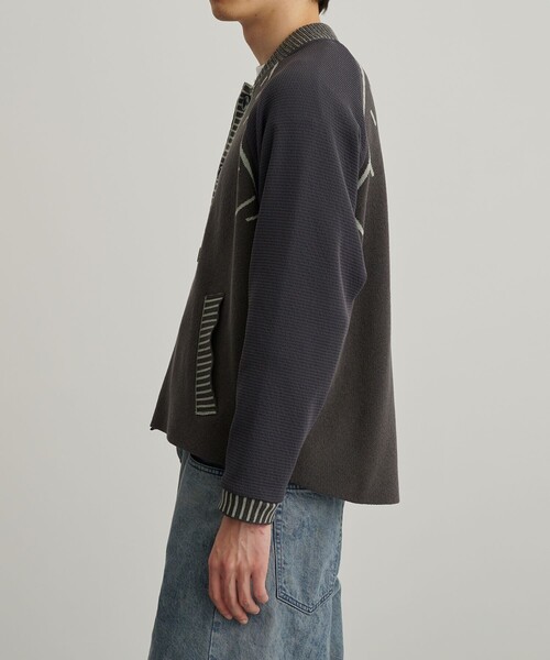 PUBLIC TOKYO（パブリックトウキョウ）の「グラフィティ―ニットスタジャンカーデ（カーディガン/ボレロ・メンズ・ライトグレー/ダークブラウン・1/2）」の10枚目の写真