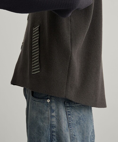 PUBLIC TOKYO（パブリックトウキョウ）の「グラフィティ―ニットスタジャンカーデ（カーディガン/ボレロ・メンズ・ライトグレー/ダークブラウン・1/2）」の17枚目の写真