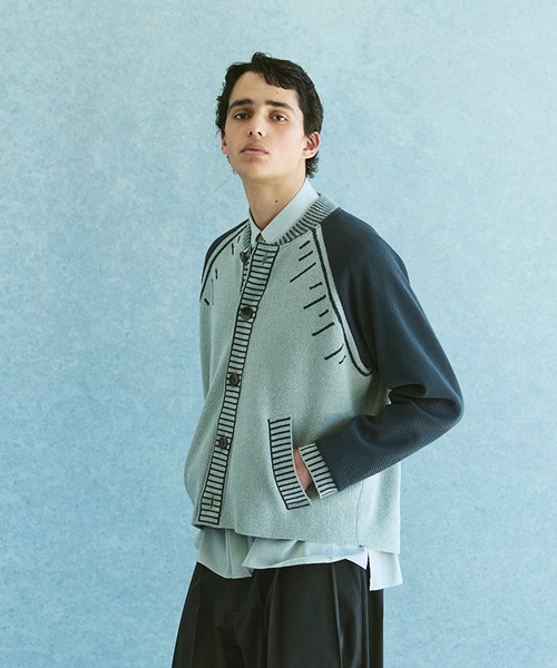 PUBLIC TOKYO（パブリックトウキョウ）の「グラフィティ―ニットスタジャンカーデ（カーディガン/ボレロ・メンズ・ライトグレー/ダークブラウン・1/2）」の2枚目の写真