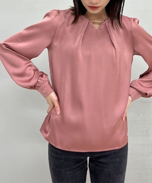 &soiree(アンドソワレ)の「【&soiree】Vネックメタル付きシフォンブラウス(CP)(シャツ/ブラウス・レディース・ベージュ/ピンク・FREE)」の10枚目の写真