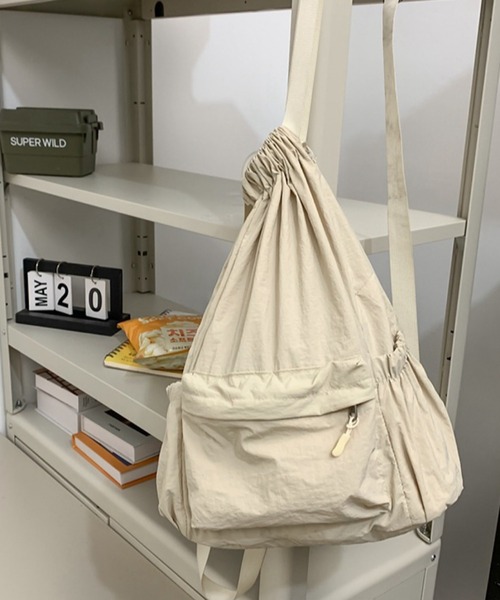 VIBGYOR（ヴィブジョー）の「urbanfemine./軽量ドーローストリングナップサック U7430（バックパック/リュック・レディース・ホワイト/ベージュ/ブルー/ブラック・FREE）」の12枚目の写真