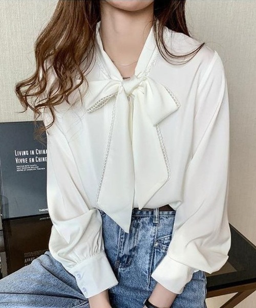 maison de LATIR(メゾンドラティール)の「ボウタイネックシフォンブラウス(シャツ/ブラウス・レディース・ブルー/ホワイト・ONESIZE)」の13枚目の写真