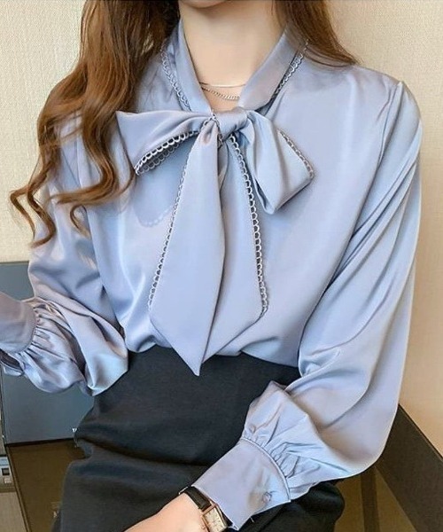 maison de LATIR(メゾンドラティール)の「ボウタイネックシフォンブラウス(シャツ/ブラウス・レディース・ブルー/ホワイト・ONESIZE)」の14枚目の写真