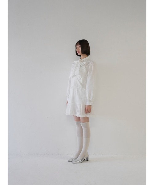 Uenui（ウニュイ）の「ラウンドフリル キャミワンピース（ワンピース・レディース・ホワイト/ブラック・FREE）」の4枚目の写真