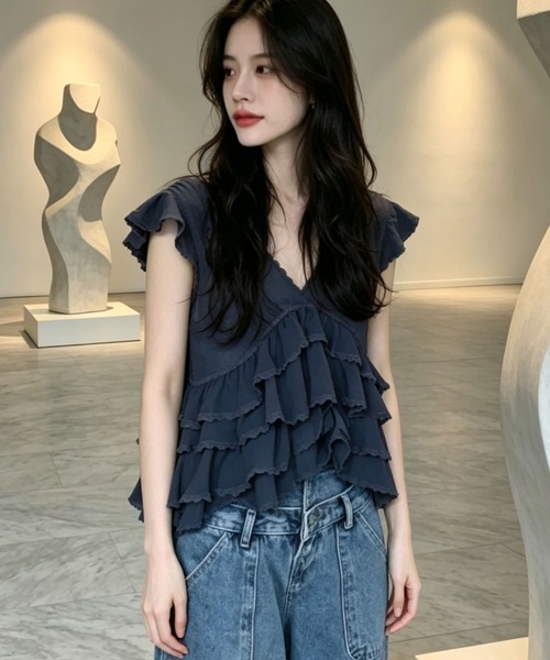 gossip!ロサンゼルス(ゴシップロサンゼルス)の「Vネックプリーツ フリルフライスリーブ キャミブラウス(シャツ/ブラウス・レディース・ピンク/ネイビー/ホワイト・FREE)」の2枚目の写真