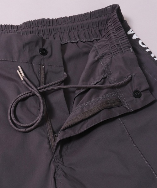 LUXE/R GOLF（ラグジュ ゴルフ）の「(RM)【LUXE/R GOLF】ストレッチ クロス サイドロゴ ショート ピンタック パンツ（チノパンツ・メンズ・ブラック/カーキ/チャコールグレー/ベージュ・M/L/XL）」の11枚目の写真