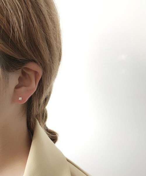 yu-ka(ユーカ)の「YU-KA:パールスタッドピアス Pearl stud pierce(ピアス(両耳用)・レディース・ゴールド・FREE)」の1枚目の写真