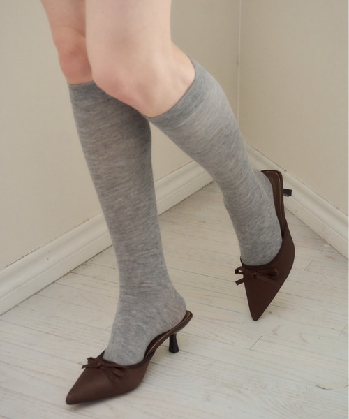 Birthday room（バースデイルーム）の「サテンポインテッドトゥリボンサンダル/satin pointedtoe ribbon sandal（サンダル・レディース・ブラック/ブラウン・SMALL/MEDIUM/LARGE）」の2枚目の写真