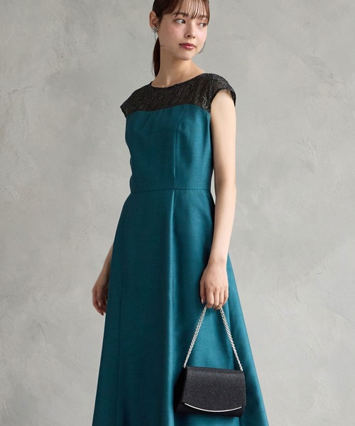 AIMER（エメ）の「リリアン刺繍×シャンタン フレンチスリーブフレアパーティードレス　結婚式　お呼ばれ　ドレス　20代 30代（ドレス・レディース・ピーコックグリーン系/ベージュ/ラベンダー/ピンクベージュ・MEDIUM/LARGE）」の2枚目の写真