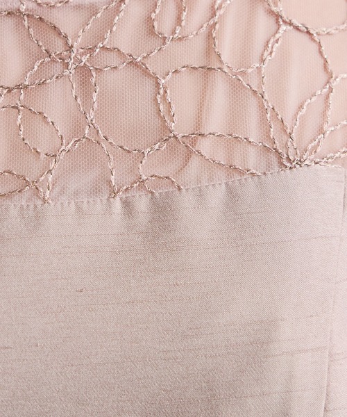 AIMER（エメ）の「リリアン刺繍×シャンタン フレンチスリーブフレアパーティードレス　結婚式　お呼ばれ　ドレス　20代 30代（ドレス・レディース・ピーコックグリーン系/ベージュ/ラベンダー/ピンクベージュ・MEDIUM/LARGE）」の14枚目の写真